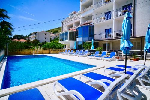 Hotel Bavaria - First Library Hotel in Trogir