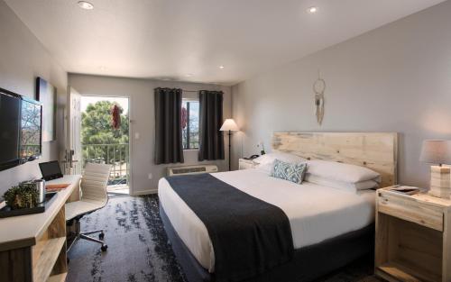 The Sage Hotel - image 6