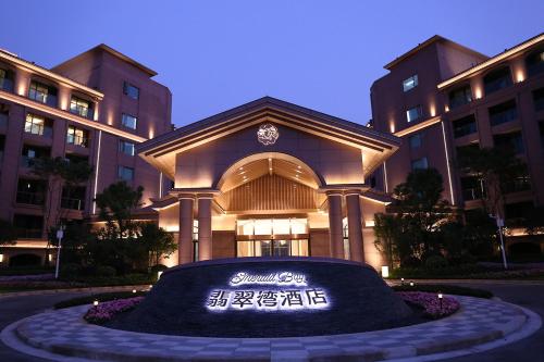 . Emerald Bay Hotel