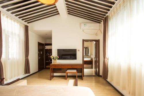 Dali Yanyuan Mountain Retreat