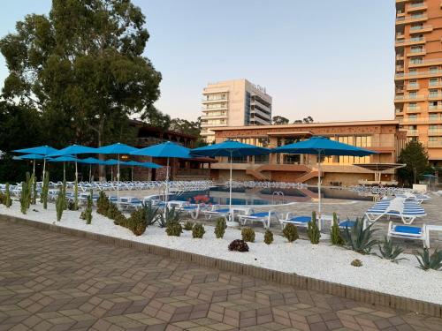 Svømmebasseng, 2 bedroom Apartment in Oasis in Chakvi