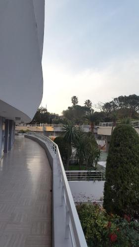 Studio Apartment between Nice and Cannes - Marina baie des Anges - Beach restaurants shops - tea/coffee/sugar/bed linen and towels - image 9
