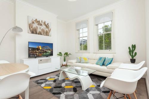 STUNNING SYDNEY HOME 1