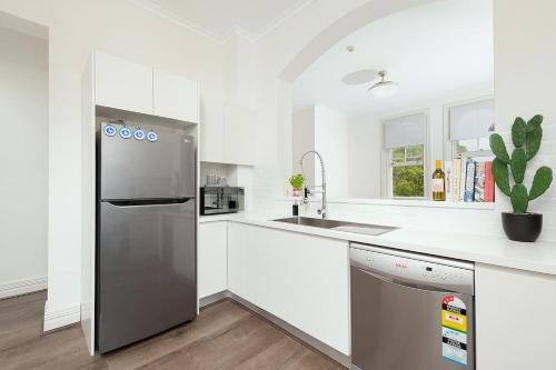 STUNNING SYDNEY HOME 9 - image 9