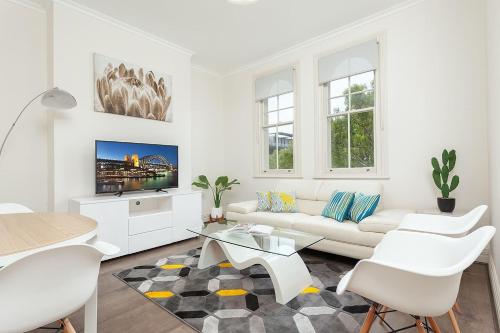 STUNNING SYDNEY HOME 10 - main image