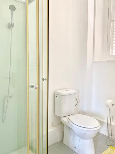 THE PAINTED HOUSE * AUTHENTIC CHATEAUNEUF gîte à louer Mosnac