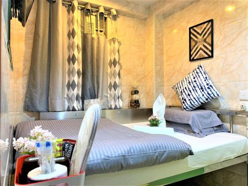 Deluxe Double Room with Shower image 6