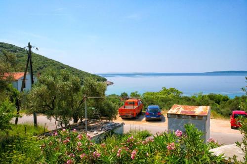Apartments Nona, Miholascica