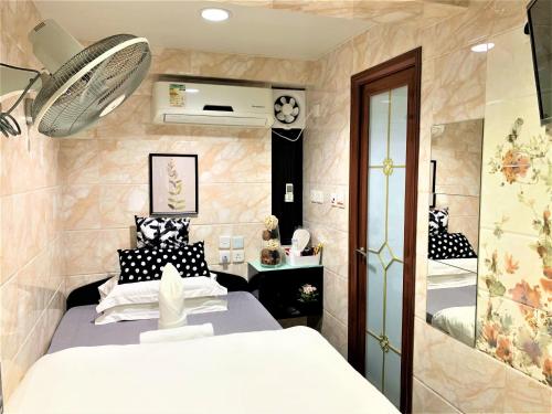 Deluxe Double Room with Shower image 4