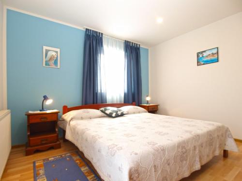 Apartment image 8