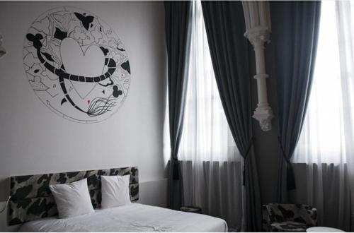 Martin's Dream Hotel - image 4