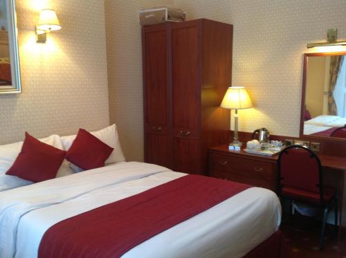 Avon Hotel – London