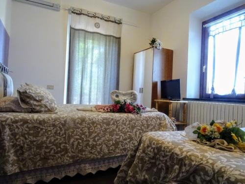 3 twin beds