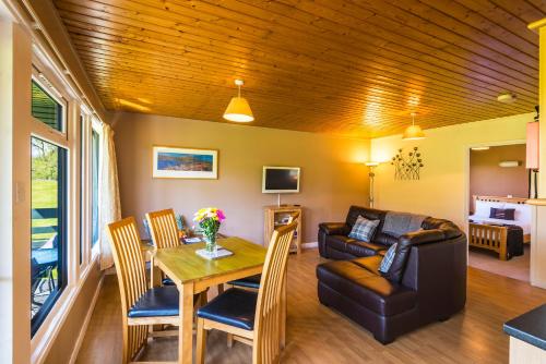 Logierait Pine Lodges - image 5