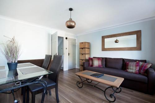Holyrood Skyline Apartment - image 2