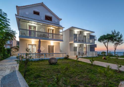  Villa Antonis deluxe apartments, Pension in Ammoudi