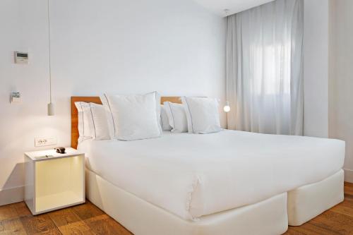 One Shot Prado 23 - image 6