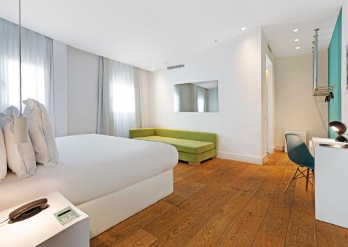 One Shot Prado 23 - image 9