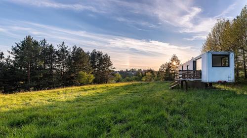 WUDINO - Ubytování v přírodě, se zvířaty v industriálním duchu, - Apartment - Ostrov u Macochy