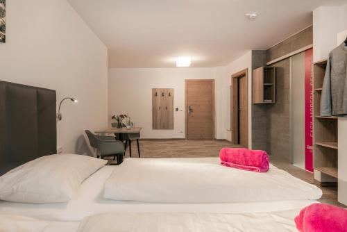 smartHOTEL - image 13