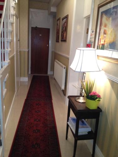 Avon Hotel - image 12