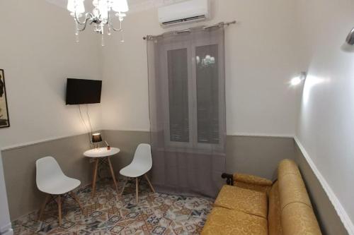  City center neoclassical apartment in Thessaloniki