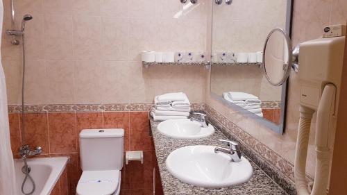 Hotel Piccadilly Sitges - image 11