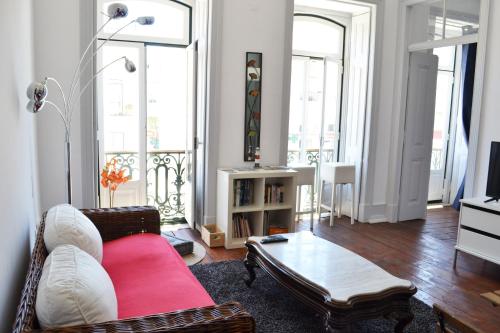  Lisbon Big House, Pension in Almada