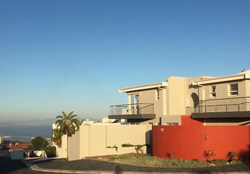 Exterior view, Vermont Hermanus - views, sunny, right on the sea in Hermanus