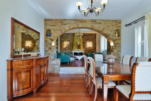  Charming 3-Bedroom House in Tinos in Agios Sostis