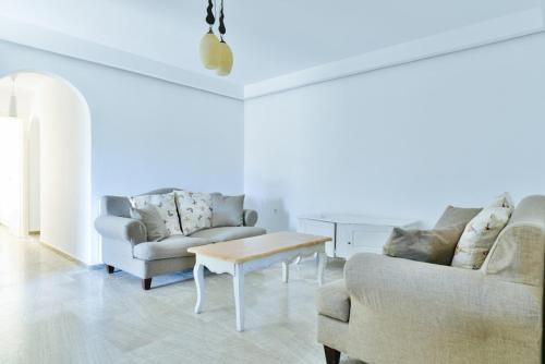  Lovely 3-Bedroom House in Tinos in Agios Sostis