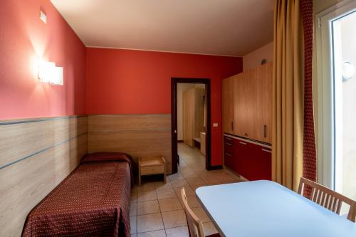 Hotel Mondial - image 10