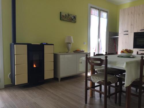 Iekārtas, Casa Bea con Piscina e giardino in Caravonica