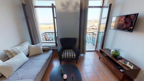 Porto Enetiko Suites - image 13
