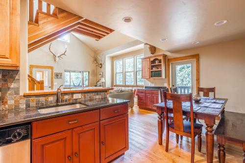 Gallatin River Getaway - image 3