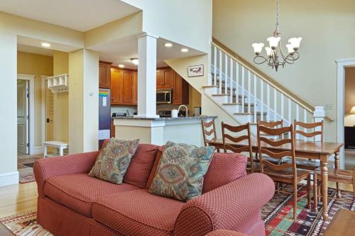 Castle Hill Condo - image 7