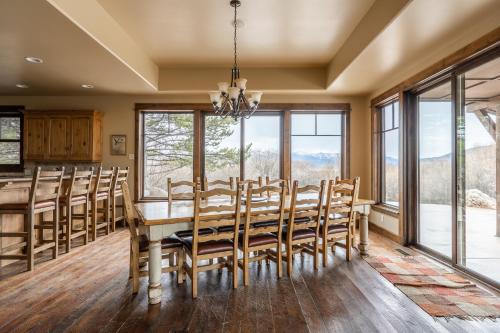 Rainbow Point Sabo Cabin - image 8