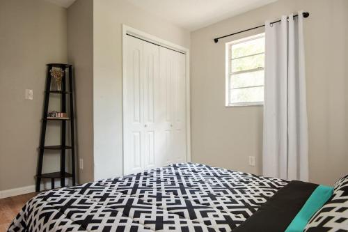 **TAMPA URBAN CONVENIENCE ** in Tampa, USA
