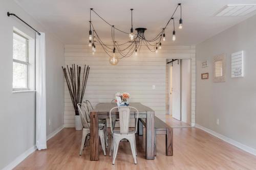 **TAMPA URBAN CONVENIENCE ** in Tampa, USA
