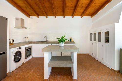 Cocina, WHome | Comporta Family Beach House in Carcavelos