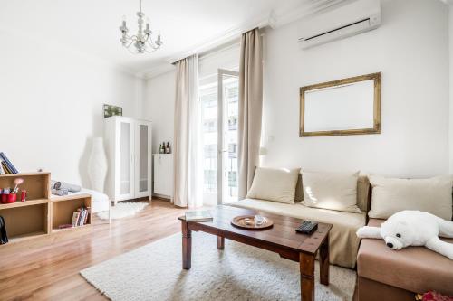  BpR Mauve Treasure with balcony & A/C in Budapest