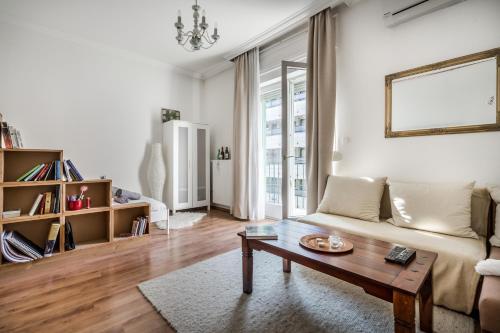  BpR Mauve Treasure with balcony & A/C in Budapest