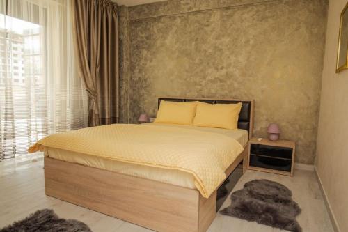 Golden Apartment 1