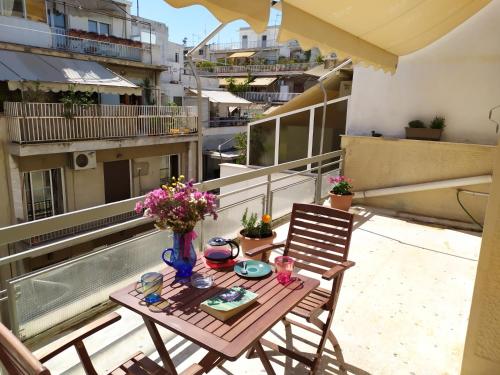 Renovated apartment close to Exarchia square