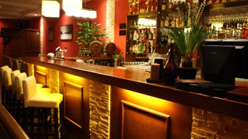 Hotel Złote Dęby - image 4