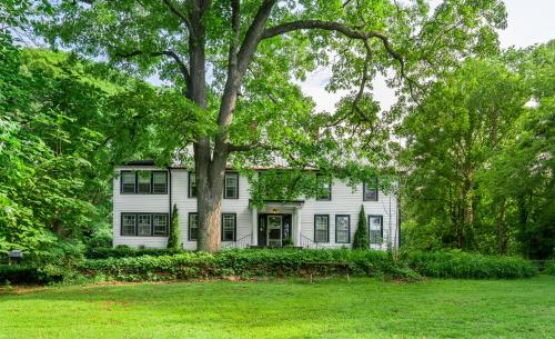 Black Mountain Inn