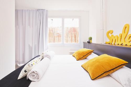 Free Hostels Barcelona - image 2