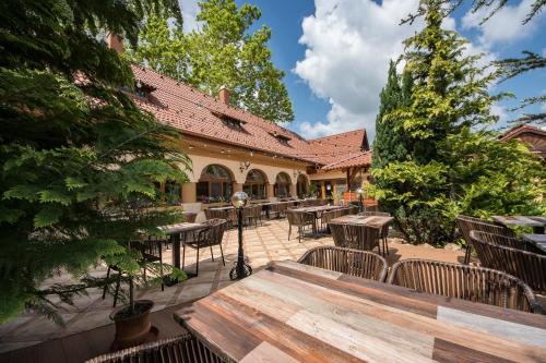 balkon/terras, Platan Garden Rooms & Restaurant in Hajduszoboszlo