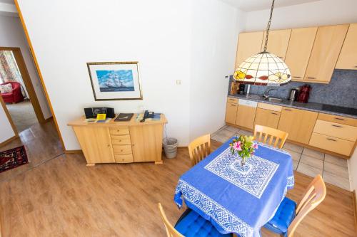 Apartment with Lake View