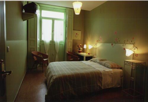 Hostal Fornos - image 2